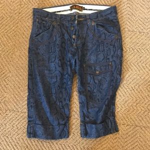 L.A.M.B. Light denim snakeskin print Capri